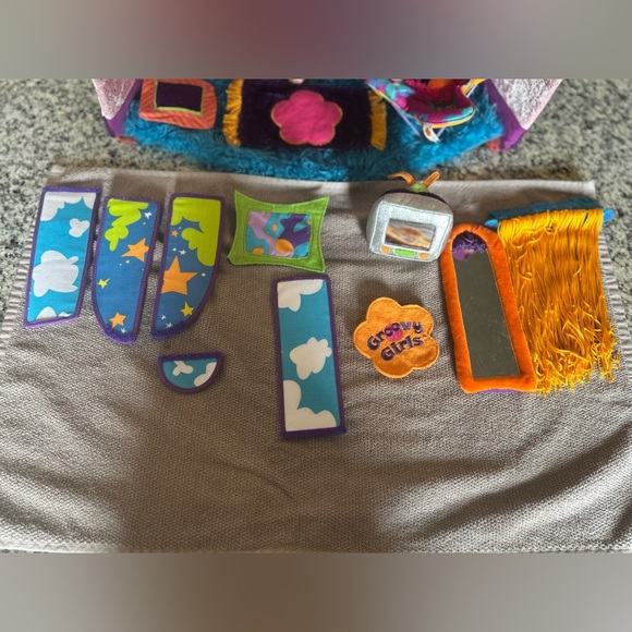 COPY - Groovy Girl Lush Loft Kids Playset with Accessories - Picture 2 of 7